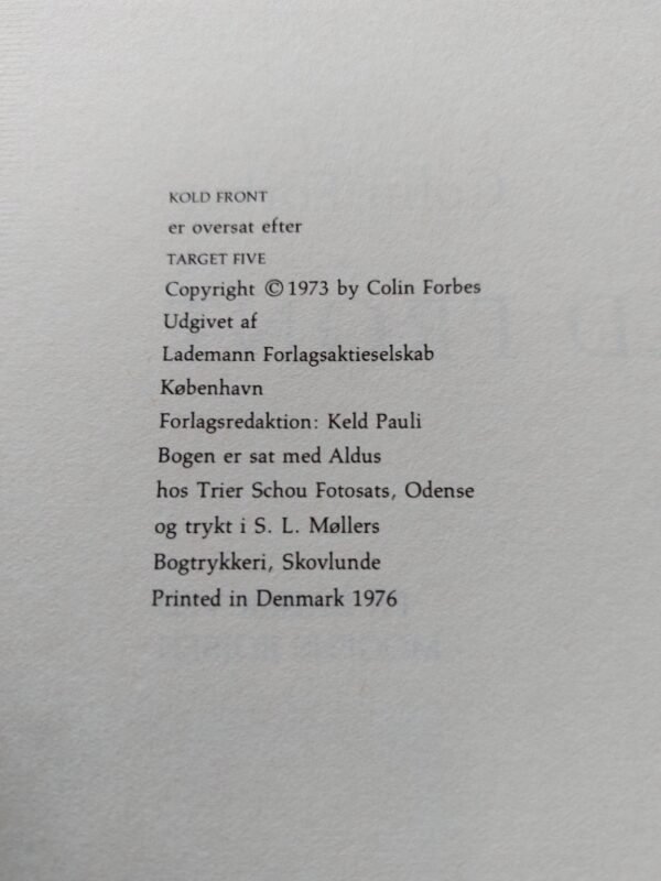 Opslag fra bogen Kold Front af Colin Forbes, viser tekst og sidetal på en hvid side.