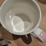 Indersiden af GreenGate krus, glat porcelæn