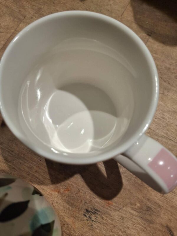 Indersiden af GreenGate krus, glat porcelæn