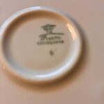 Thun porcelænsfad med mærkning på bunden