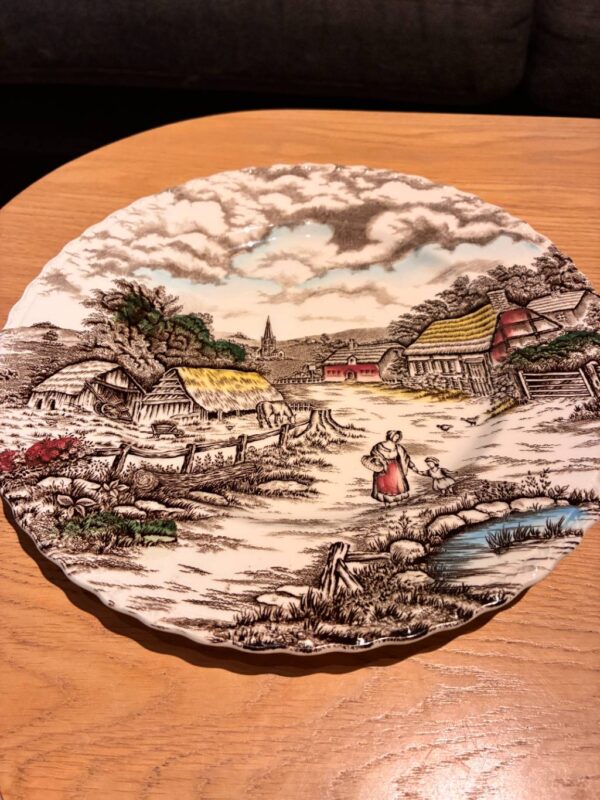 Tallerken med landligt motiv fra Myott Staffordshire