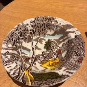 Grindley porcelænstallerken med landsbymotiv