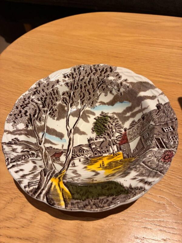 Grindley porcelænstallerken med landsbymotiv