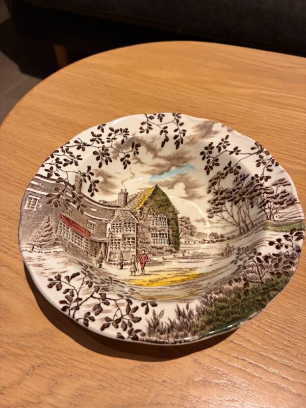 Tallerken med Dickens-motiv fra Grindley