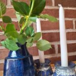 Blå lysestager og vase fra Michael Andersen & Søn