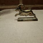 Messingfigur af springende stenbuk