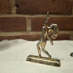 Messingfigur af jomfru, aug 23 - sept 22