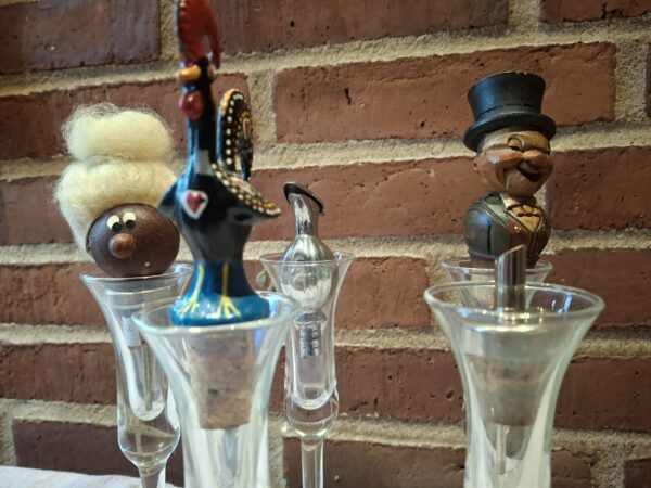 Skænketud i glas og metal med unikt design