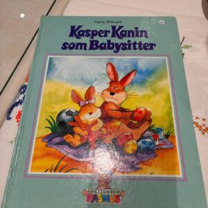 Forside af børnebogen Kasper Kanin som Babysitter fra Bogklubben Rasmus