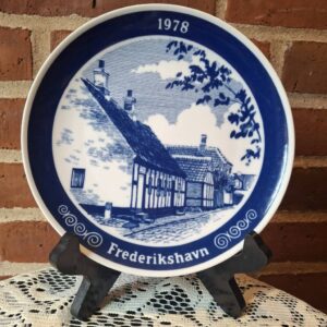Årsplatte 1978 med motiv af Fiskerklyngen i Frederikshavn