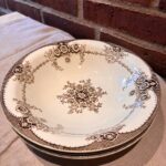 Rörstrand Ulrika dyb tallerken med brunt blomstermønster