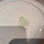 Detalje af Staffordshire Ironstone logo på bagsiden