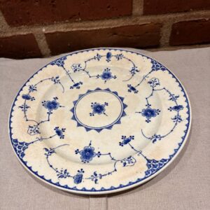 Frokosttallerken med blå blomster og ranker fra Gustavsberg