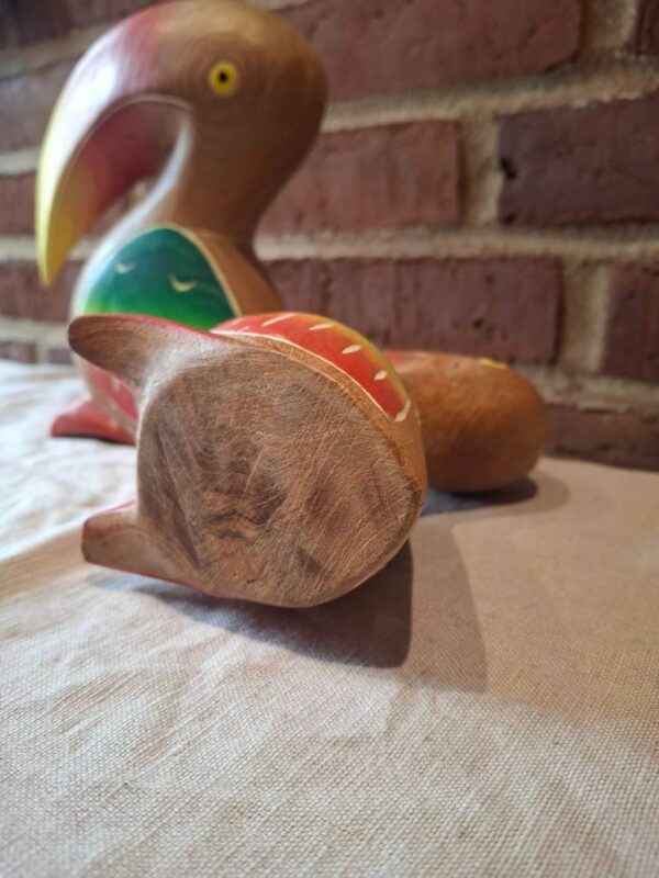 Synlige årer og detaljer på bund af træfugl