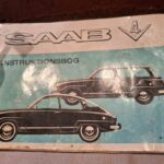 Forside af SAAB 4 instruktionsbog fra 1972, blå design