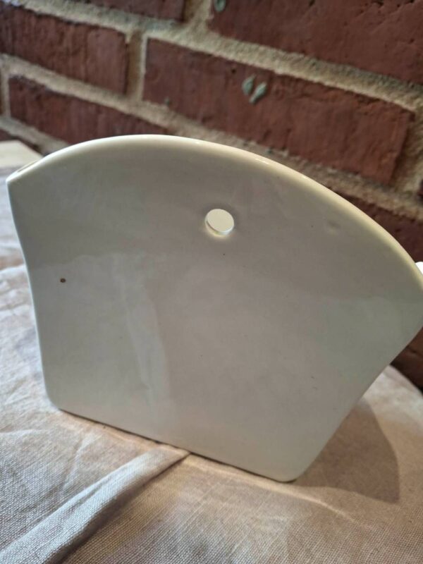 Keramik saltkar bagside med ophængshul