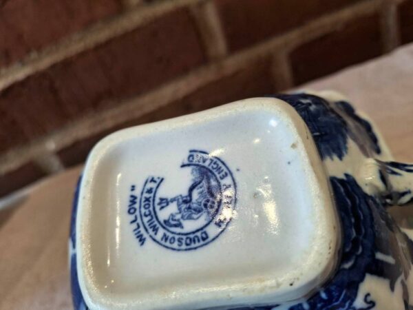 Bund af kande med Wilcox & T England stempel