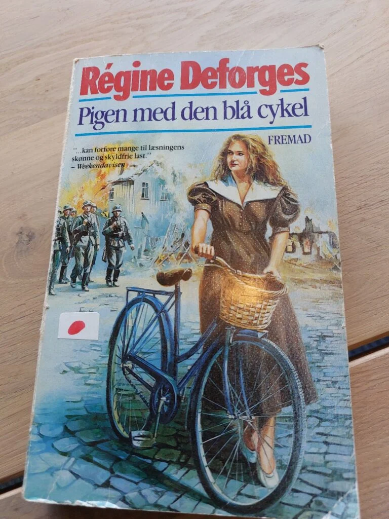 Pigen med den blå cykel – Régine Deforges (1984/1991, Fremad Forlag)