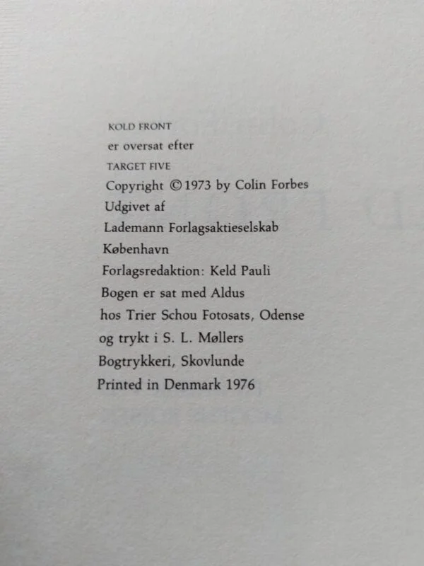 Kolofon i Kold front med originaltitlen Target Five, Lademann og dansk tryk i 1976.