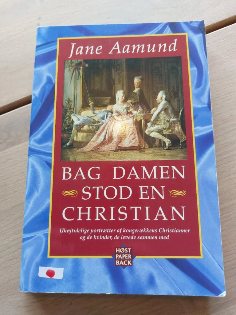 Bag damen stod en Christian – Jane Aamund