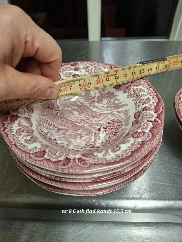 Engelsk fajance – små skåle med flad kant, 15,5 cm