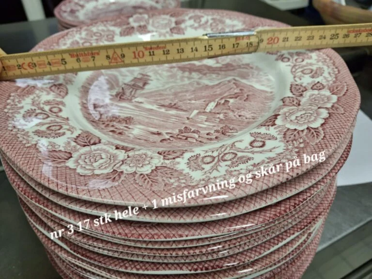 Engelsk red transferware tallerken – ca. 25,5 cm