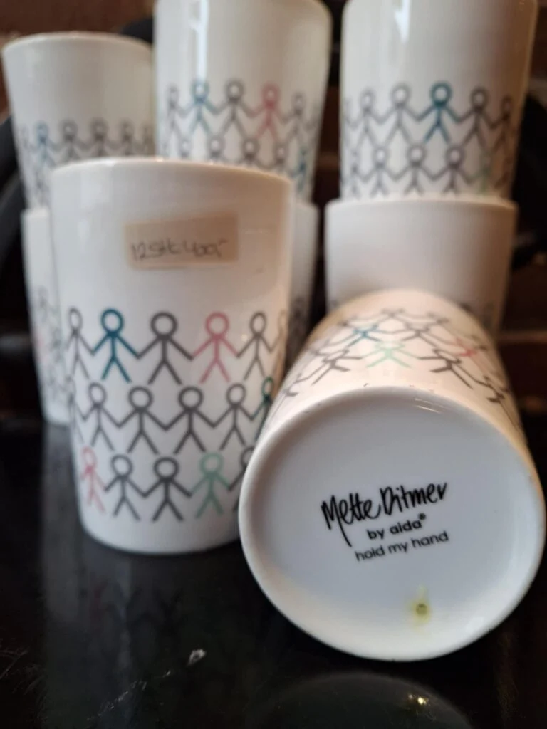 Mette Ditmer by Aida – Hold My Hand porcelænskopper (12 stk.)