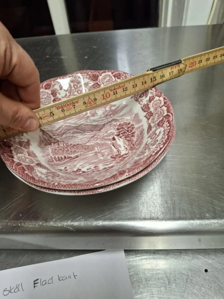 Engelske røde fajanceskåle 15,5 cm