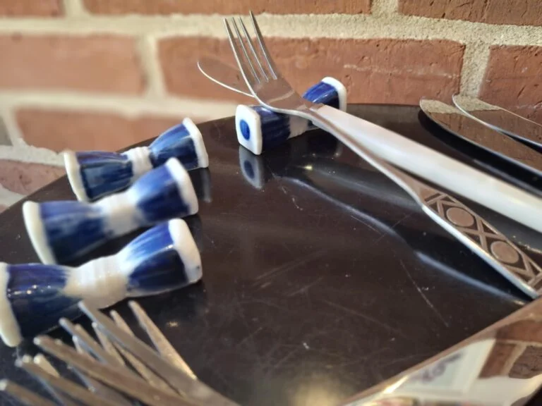 Blå-hvid porcelænsholder til smørknive 🧈💙
