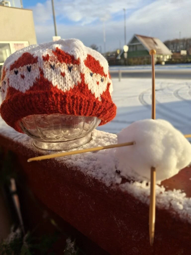 🧶 Mormors Nissehue – Små potter har også store ører 👂🎅