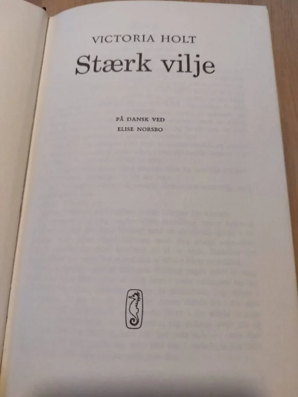 Titeloverskrift og forfatter for 'Stærk vilje'
