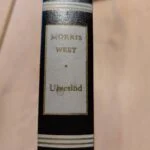 Bogryg af 'Ulvesind' af Morris West i sort med guldbogstaver