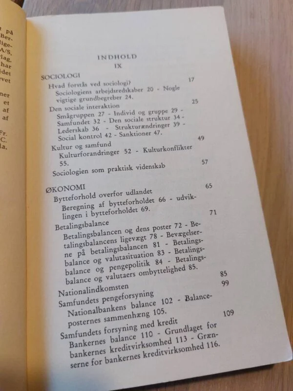Indholdsfortegnelse for sociologi, økonomi i Sesam nr. 9