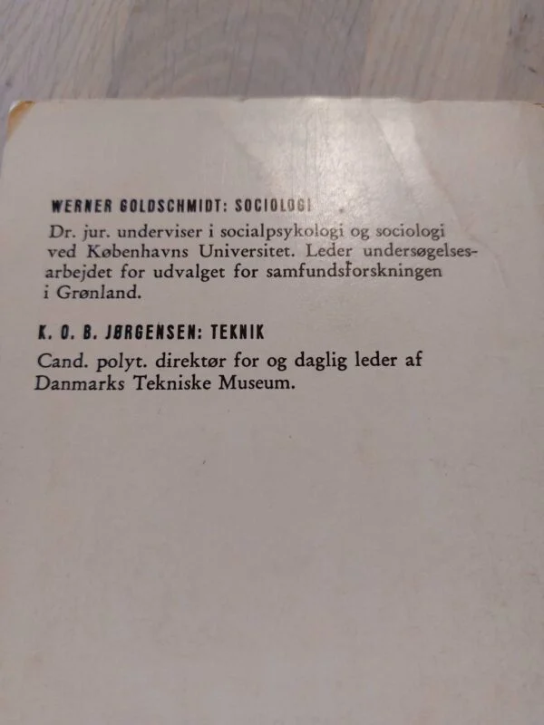 Bagside af Sesam nr. 9 med forfatterinfo