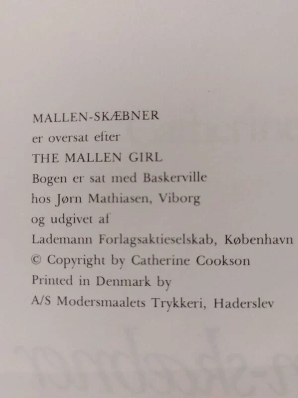 Copyright og oversættelsesinformation i 'Mallen Skæbner'