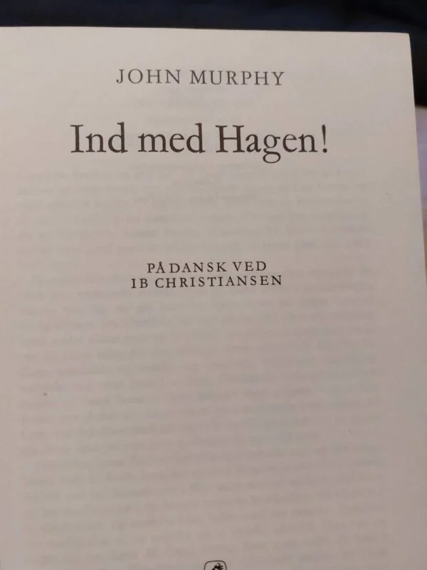 Titelside 'Ind med Hagen!' med dansk oversætter