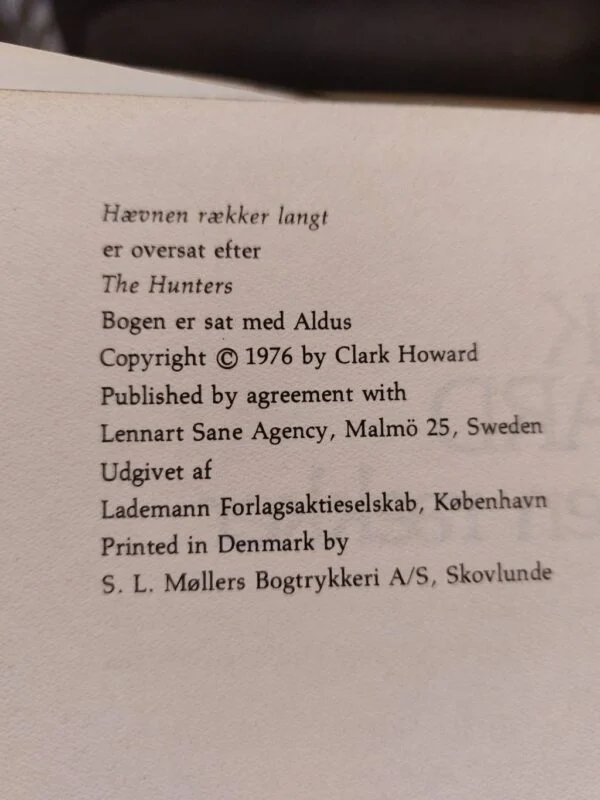 Copyright og udgiver oplysninger for bogen