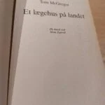Inderside med titel og forfatterinformation