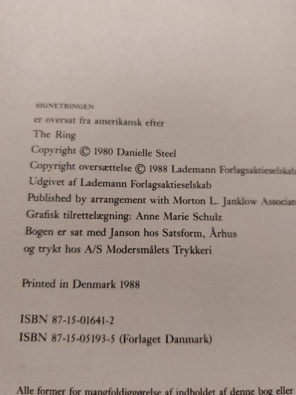 Copyright-side fra Signetringen af Danielle Steel