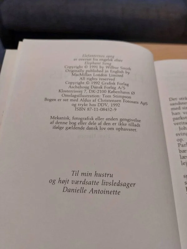 Indledende side med copyright og dedikation