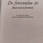 Titelblad af De Forsvundne År med oversætter