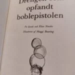 Titelblad med illustration af barn og bobler