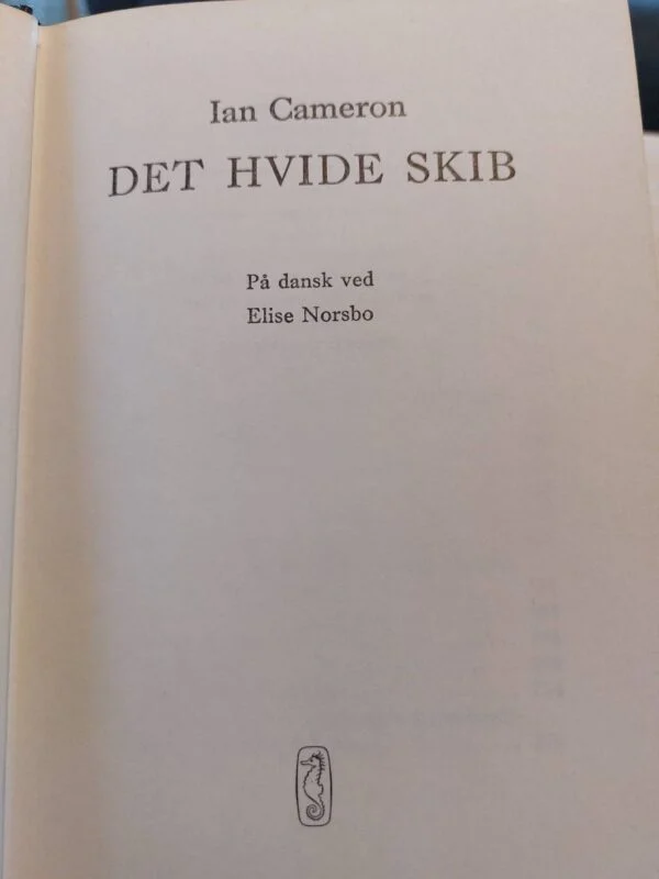 Titelblad af 'Det Hvide Skib' af Ian Cameron