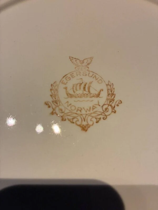 Egersund logo og mærke på tallerken bagside