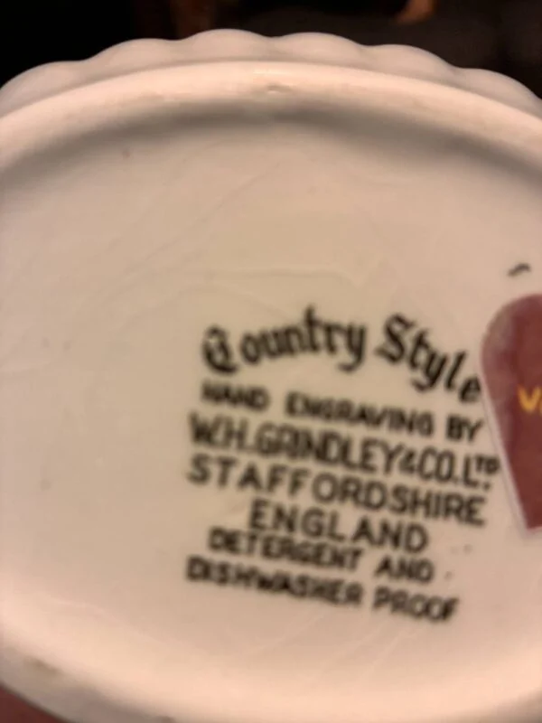 Bund af sovseskål med W.H. Grindley & Co. stempel