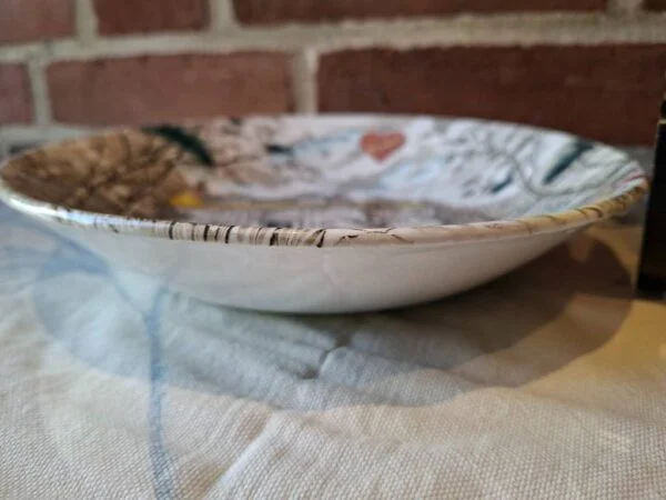Sidebillede af frokosttallerken med let krakelering