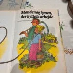 Inderside af bogen med illustration og titel 'Svensk folkeeventyr'