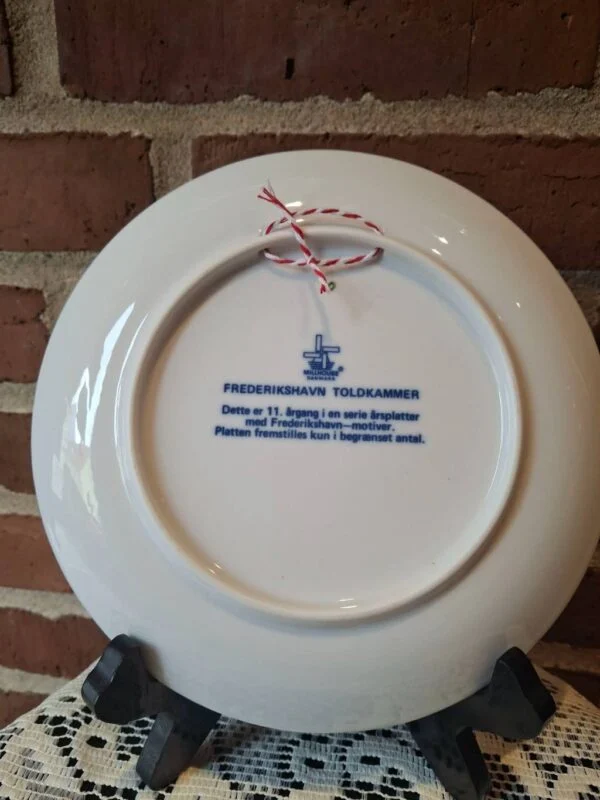 Bagside af platte fra 1987 med tekst og snor