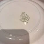 Bundstempel med Satin White, W. H. Grindley, England og Staffordshire Ironstone.