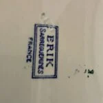 Erik Sarreguemines stempel på bagsiden af middagstallerken
